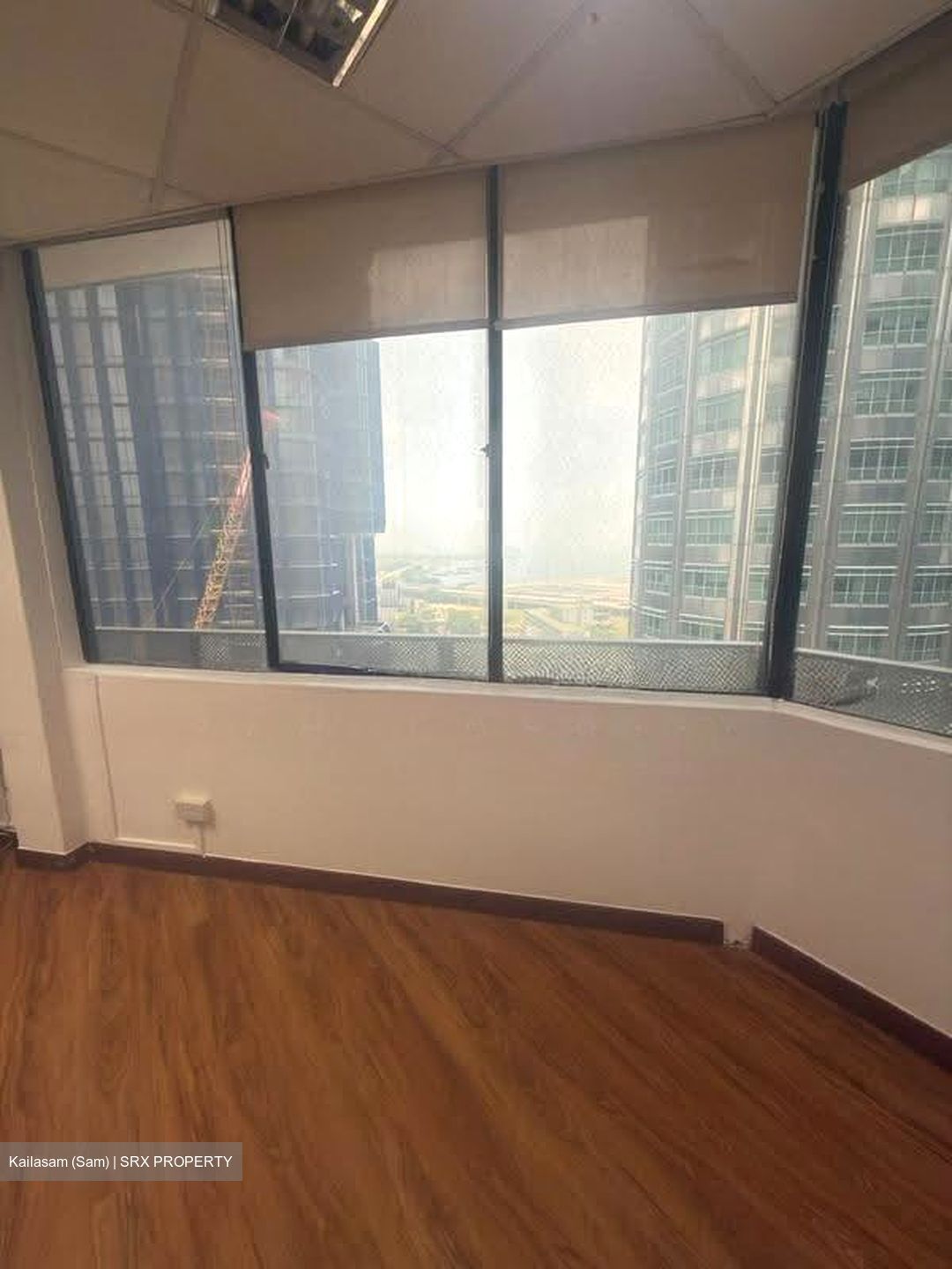 International Plaza (D2), Office #626384861